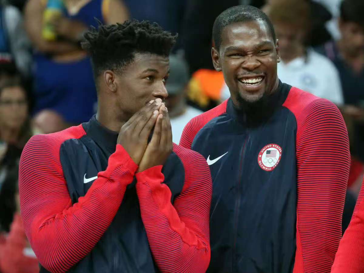 包含NBA球员之间的友谊与合作受到球迷关注和喜爱的词条